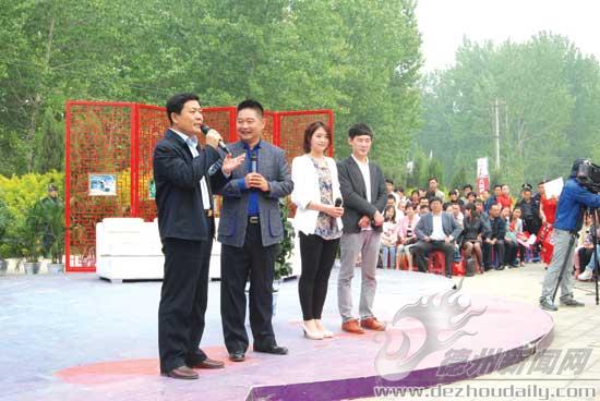 才玉璞介紹夏津人文歷史和發(fā)展現(xiàn)狀并闡述夏津人民的“金夢想”。